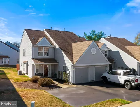 265 Birch Hollow Dr, Bordentown, NJ 08505