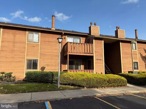 1805 Woodhollow Dr, Marlton, NJ 08053