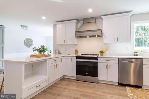 116 Heather Dr, Mount Laurel, NJ 08054 photo 2