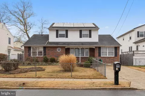 110 E Seventh St, Burlington, NJ 08016