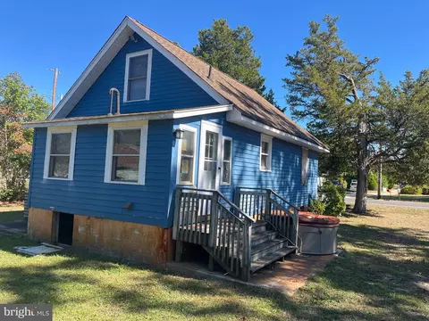 101 N Maple Ave, Tuckerton, NJ 08087