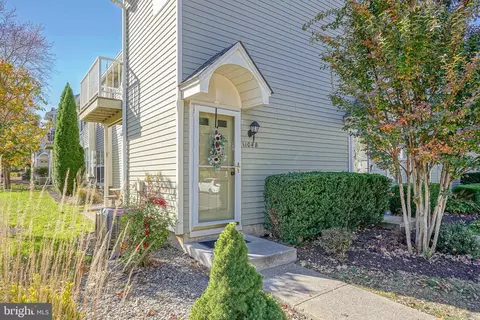 1104 B Ralston Dr, Mount Laurel, NJ 08054