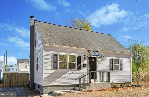 584 Station Rd, Roebling, NJ 08554