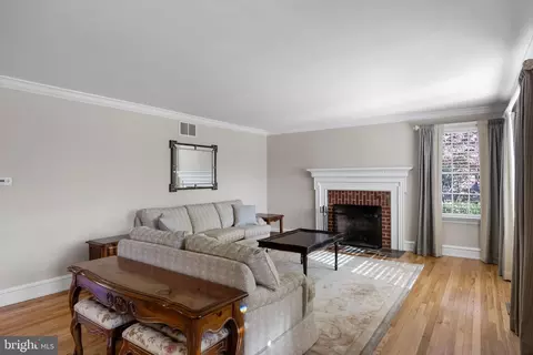 429 E Main St, Maple Shade, NJ 08052 photo 5