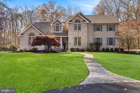 17 Shadow Lake Ln, Shamong, NJ 08088