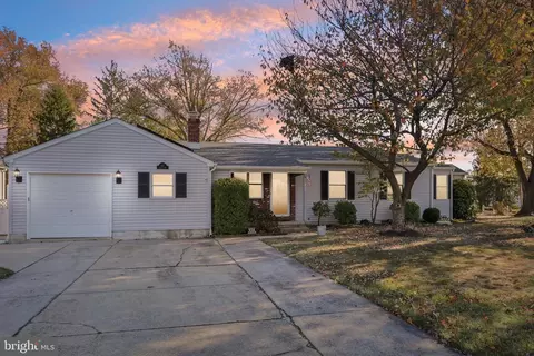 617 Orchard Way, Mount Laurel, NJ 08054