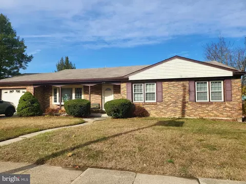 11 7th, Burlington, NJ 08016