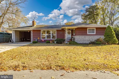 930 Maple Ave, Roebling, NJ 08554