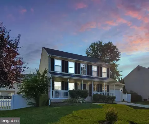 10 Woodyfield Ln, Delran, NJ 08075