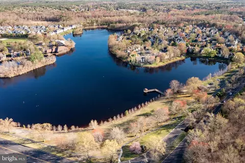 105 Woodlake Dr, Marlton, NJ 08053