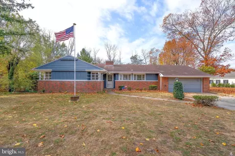 20 Lumberton Rd, Hainesport, NJ 08036