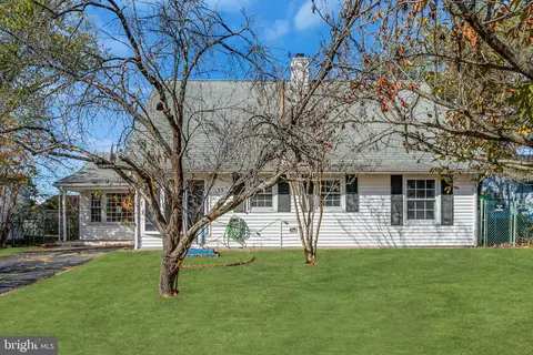 35 Brierdale Ln, Willingboro, NJ 08046