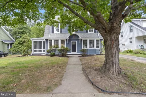 810 Lincoln Ave, Palmyra, NJ 08065