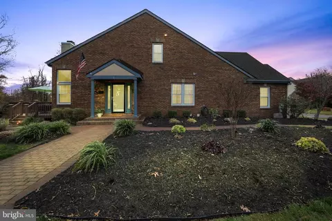 1 Corlen Ct, Medford, NJ 08055