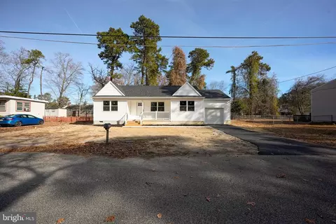 27 Chicory St, Browns Mills, NJ 08015