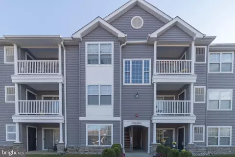 219 Lawrence Ln, Riverside, NJ 08075