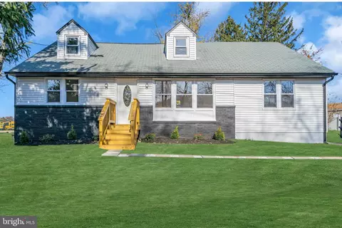 2053 Bustleton Rd, Burlington, NJ 08016