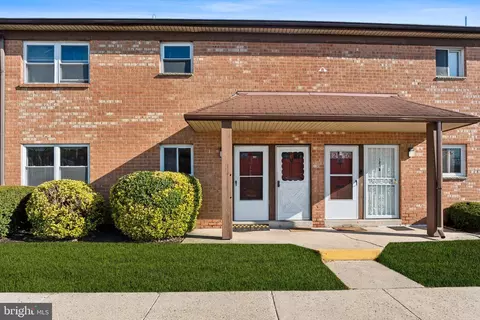 1251 Liberte Ct, Burlington, NJ 08016