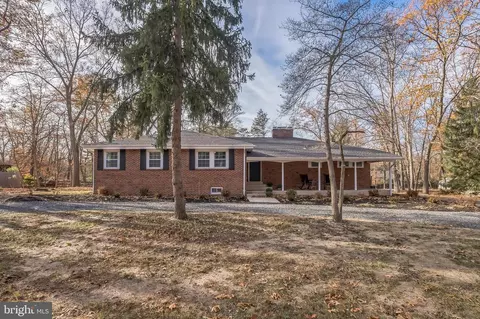13 W Delaware Trl, Medford, NJ 08055