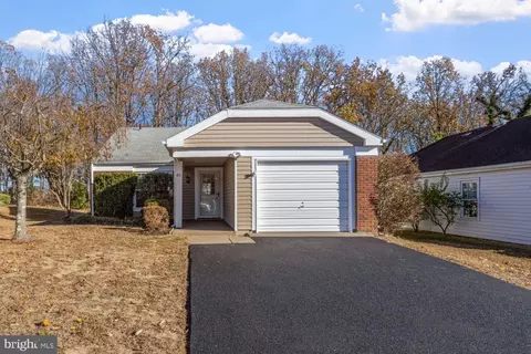 81 Gramercy Pl, Southampton, NJ 08088