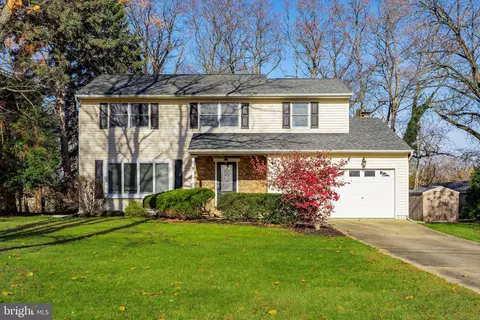 102 Lois Ln, Moorestown, NJ 08057