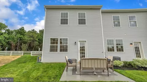 12 Peregrine Way, Burlington, NJ 08016