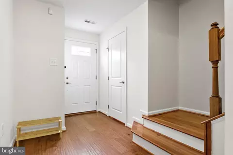Entry Way - 1911 Lukas Ct, Cinnaminson, NJ 08077 photo 3 of 4