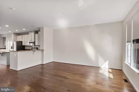 Living - 1911 Lukas Ct, Cinnaminson, NJ 08077 photo 4 of 10