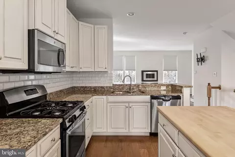 Kitchen - 1911 Lukas Ct, Cinnaminson, NJ 08077 photo 2 of 3