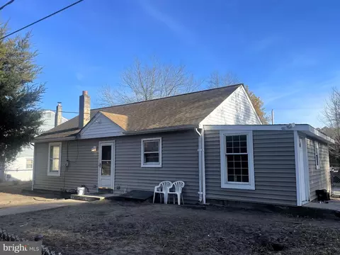 718 Lakehurst Rd, Browns Mills, NJ 08015