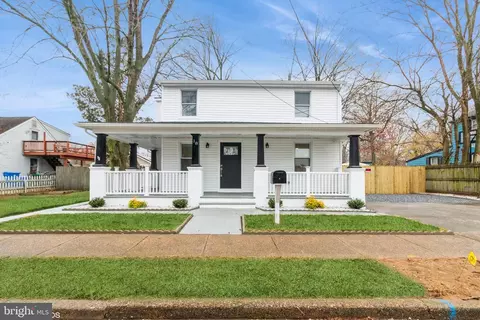 18 W 5th St, Burlington, NJ 08016