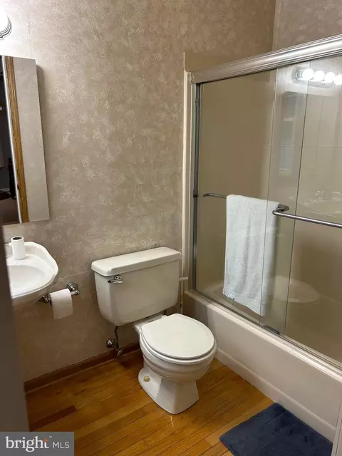 Bath - 64 Red Oak Dr, Tabernacle, NJ 08088 photo 3 of 6