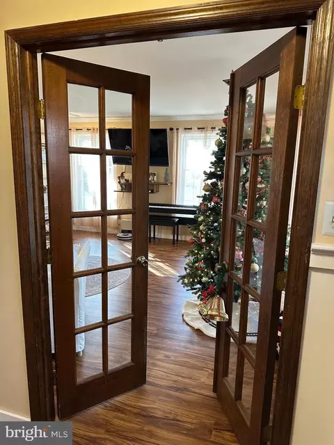 Entry Way - 64 Red Oak Dr, Tabernacle, NJ 08088 photo 3 of 7