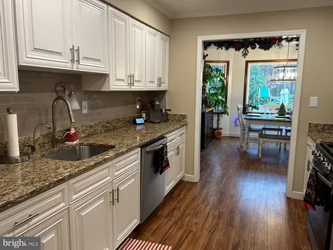 Kitchen - 64 Red Oak Dr, Tabernacle, NJ 08088 photo 2 of 3