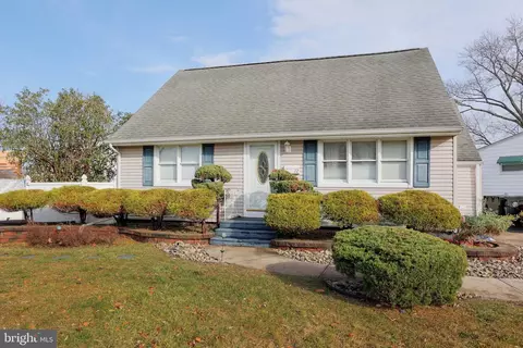72 Hinkle Dr, Bordentown, NJ 08505