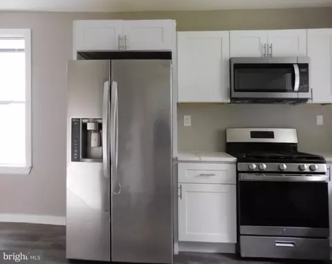 Entry Way - 623 Third St, Delanco, NJ 08075 photo 1 of 10