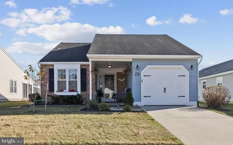 26 Fairfax Dr, Mount Laurel, NJ 08054