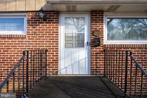 205 S Clinton Ave, Maple Shade, NJ 08052 photo 4