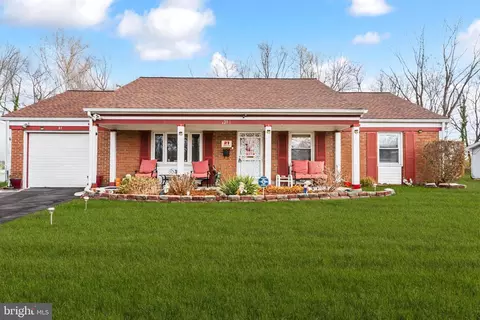 21 Genesee Ln, Willingboro, NJ 08046