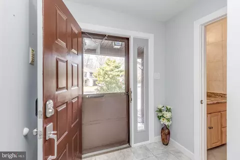 Entry Way - 36 Five Crown Royal, Marlton, NJ 08053 photo 2 of 4