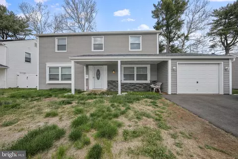 29 Budhollow Ln, Willingboro, NJ 08046
