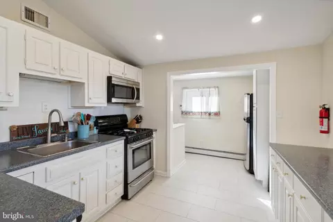 512 S Maple Ave, Maple Shade, NJ 08052 photo 6