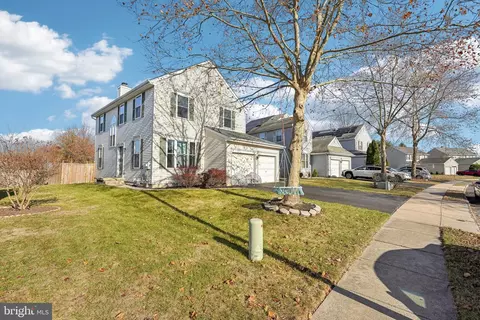 39 Clydesdale Dr, Burlington, NJ 08016