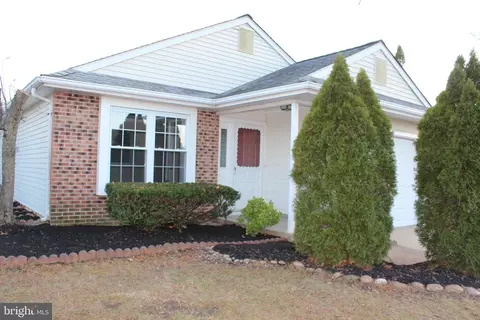 9 Sheppards La, Mount Laurel, NJ 08054 photo 2