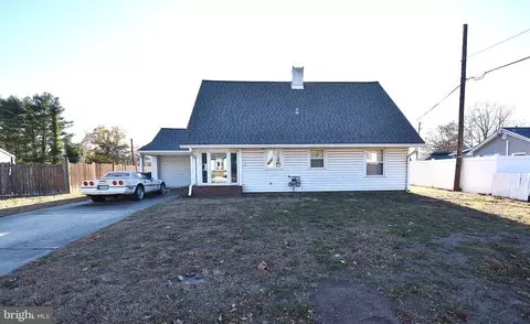 6 Stonehaven Ln, Willingboro, NJ 08046