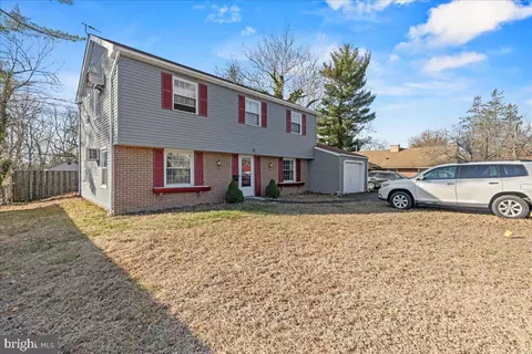 10 Pensdale Ln, Willingboro, NJ 08046