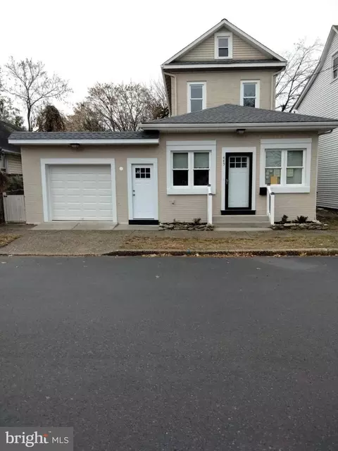 445 Magnolia St, Beverly, NJ 08010