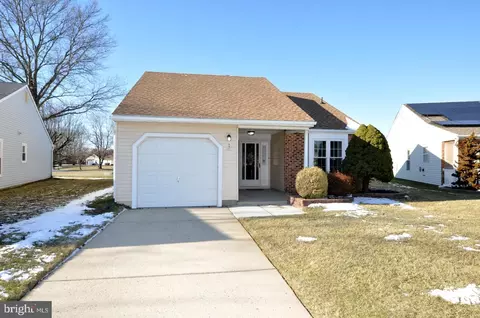 3 W Cortland Ct, Mount Laurel, NJ 08054