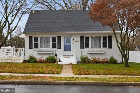 317 Princeton Ave, Delanco, NJ 08075
