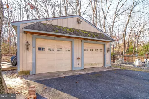 Exterior - 38 Summit Dr, Tabernacle, NJ 08088 photo 7 of 10